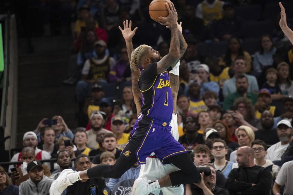 世人拭目以 世人拭目以