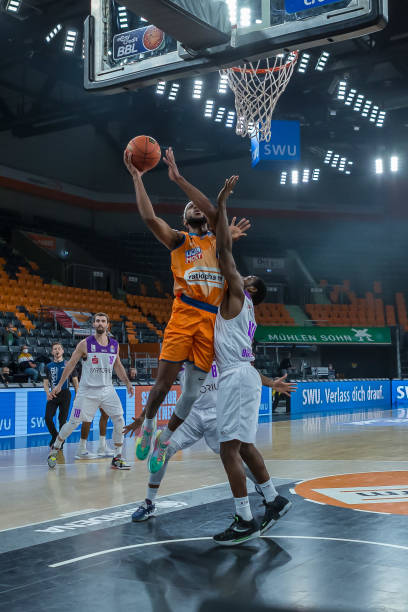 竞争格局完 竞争格局完